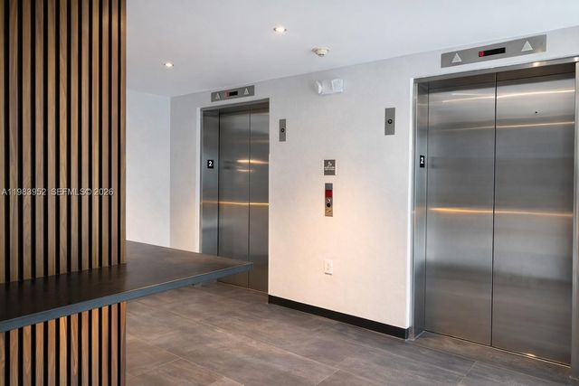 2100 Van Buren St 214, Hollywood, FL 33020