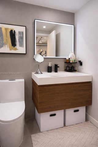 2100 Van Buren St 214, Hollywood, FL 33020