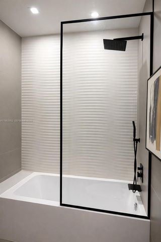 2100 Van Buren St 214, Hollywood, FL 33020