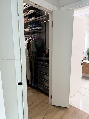 2100 Van Buren St 214, Hollywood, FL 33020