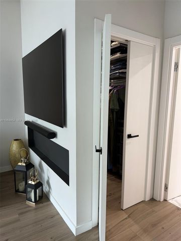 2100 Van Buren St 214, Hollywood, FL 33020