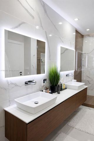 2100 Van Buren St 214, Hollywood, FL 33020