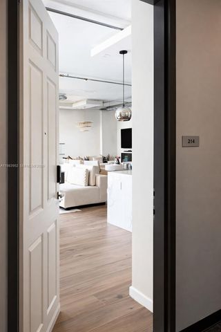 2100 Van Buren St 214, Hollywood, FL 33020