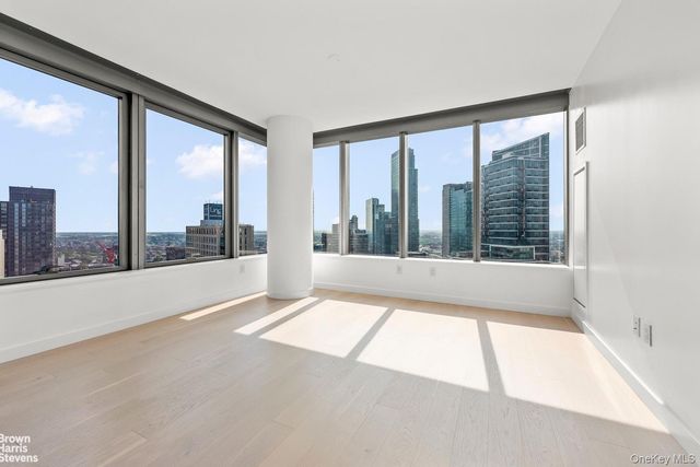 3 Court Square 3908, Long Island City, NY 11101