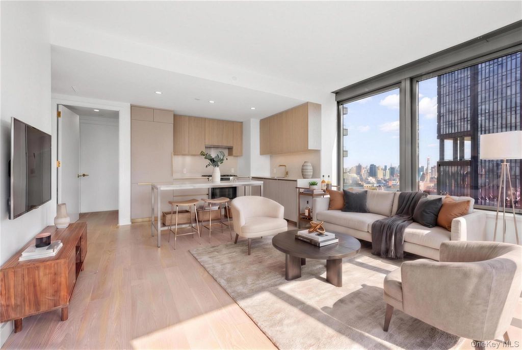 3 Court Square 3908, Long Island City, NY 11101