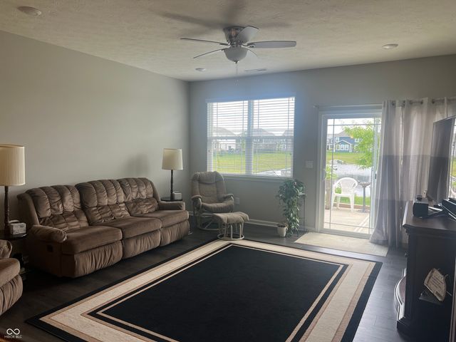 6683 Birmingham Avenue, Mccordsville, IN 46055
