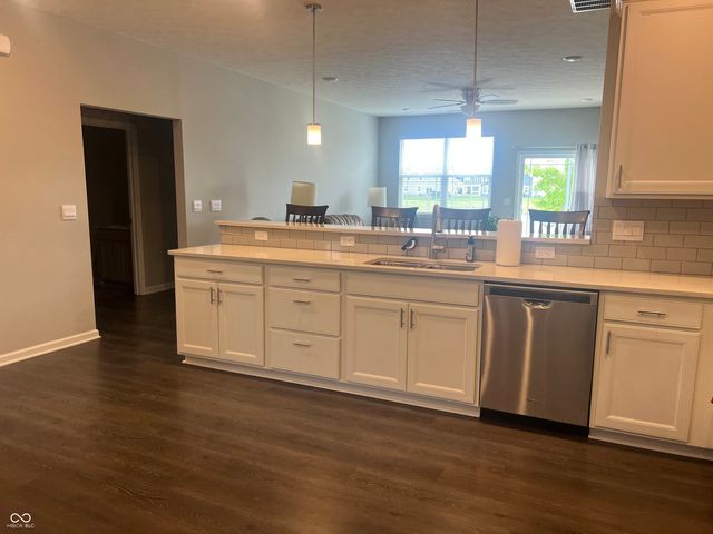 6683 Birmingham Avenue, Mccordsville, IN 46055