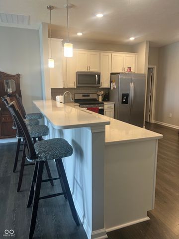 6683 Birmingham Avenue, Mccordsville, IN 46055