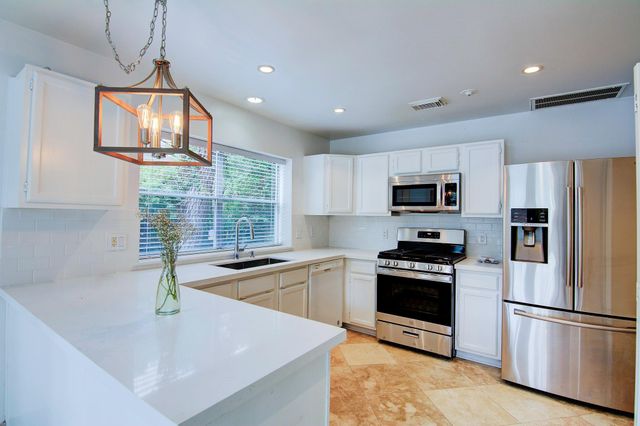 10 Indian Sage, The Woodlands, TX 77381
