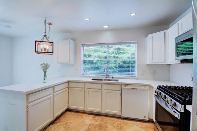 10 Indian Sage, The Woodlands, TX 77381