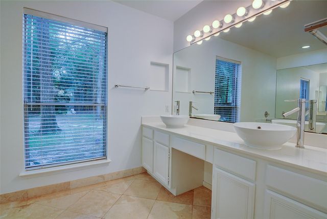 10 Indian Sage, The Woodlands, TX 77381