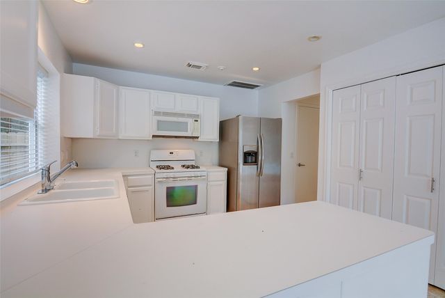 10 Indian Sage, The Woodlands, TX 77381