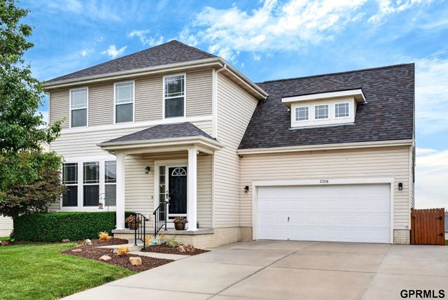 2306 Ridgeview Drive, Papillion, NE 68046
