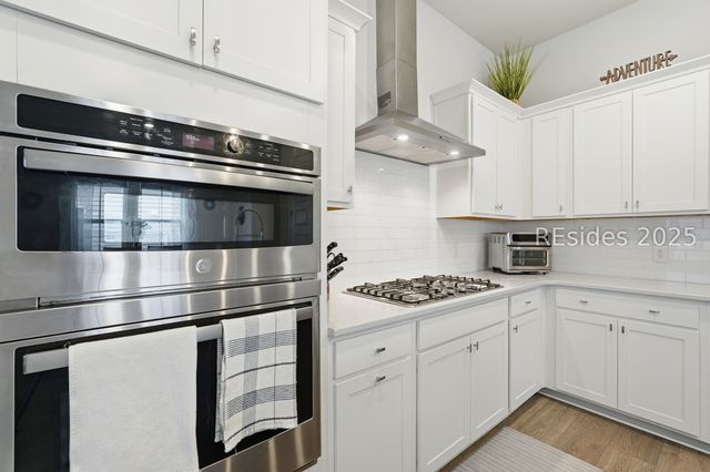 188 Hawthorn Ln, Hardeeville, SC 29927