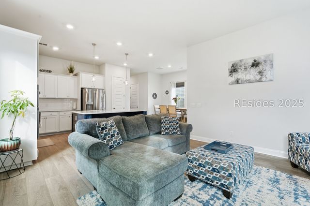 188 Hawthorn Ln, Hardeeville, SC 29927