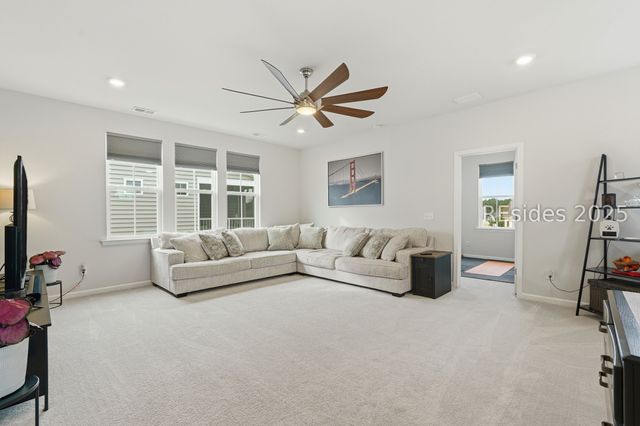 188 Hawthorn Ln, Hardeeville, SC 29927