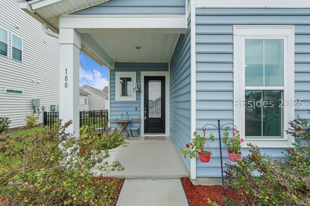 188 Hawthorn Ln, Hardeeville, SC 29927