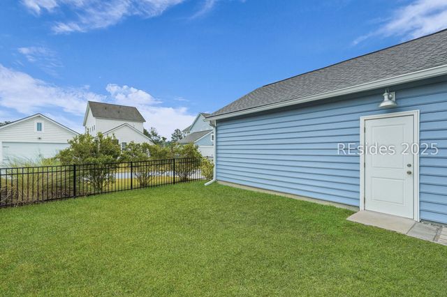 188 Hawthorn Ln, Hardeeville, SC 29927