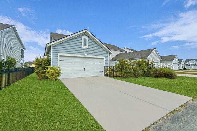 188 Hawthorn Ln, Hardeeville, SC 29927