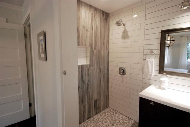 911 LAKE SE Court, Smyrna, GA 30082