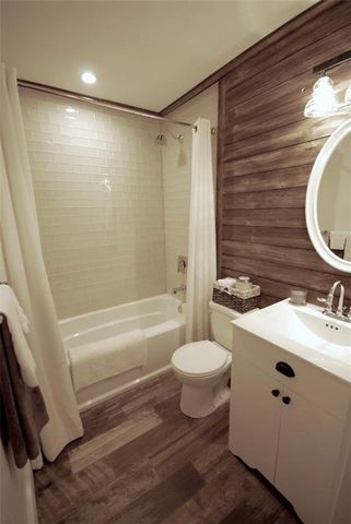 911 LAKE SE Court, Smyrna, GA 30082