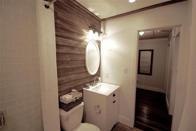 911 LAKE SE Court, Smyrna, GA 30082