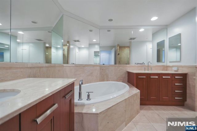 8100 River Road 601, North Bergen, NJ 07047