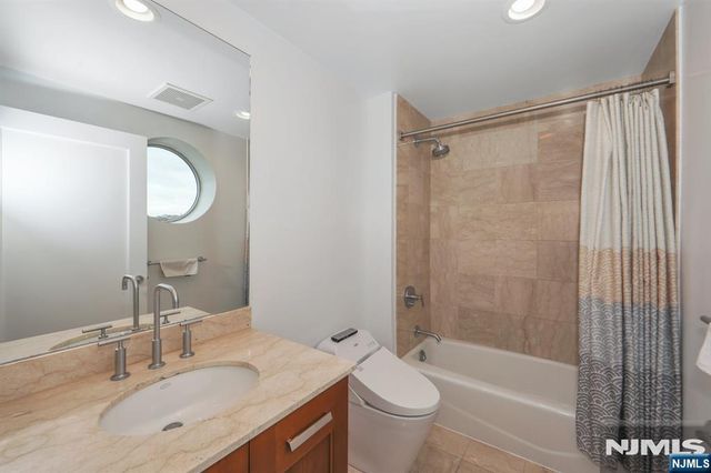 8100 River Road 601, North Bergen, NJ 07047
