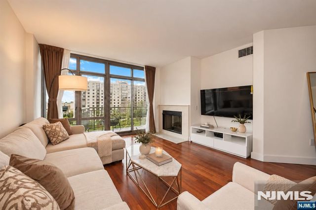 8100 River Road 601, North Bergen, NJ 07047