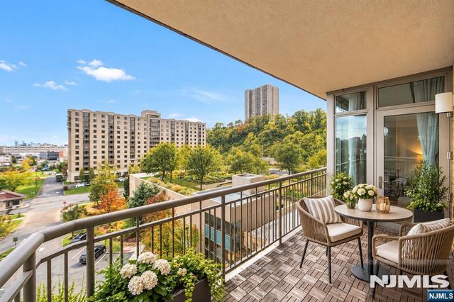 8100 River Road 601, North Bergen, NJ 07047