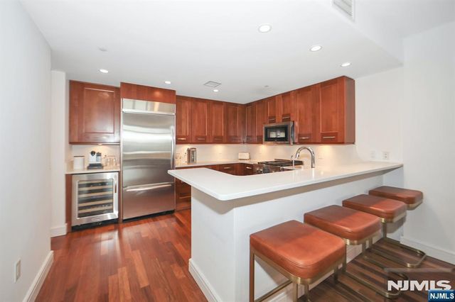 8100 River Road 601, North Bergen, NJ 07047