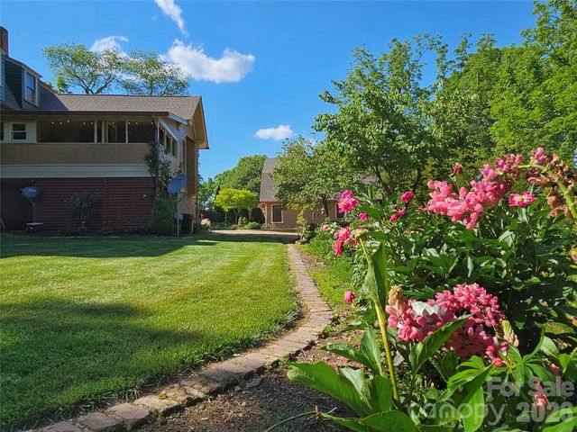 129 Woolsey Heights, Waynesville, NC 28786