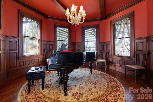 129 Woolsey Heights, Waynesville, NC 28786