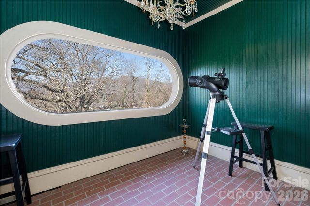 129 Woolsey Heights, Waynesville, NC 28786