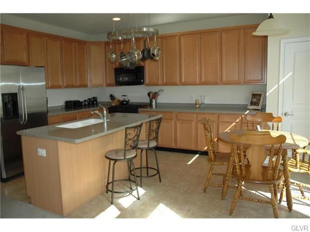 1815 EMERALD Drive, South Whitehall Twp, PA 18069