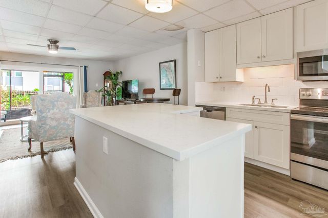 201 Pensacola Beach Rd A25, Gulf Breeze, FL 32561
