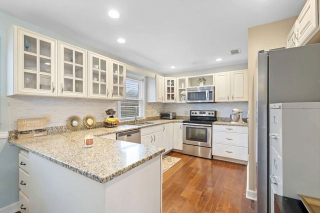 2108 Sanborn Dr, Nashville, TN 37210