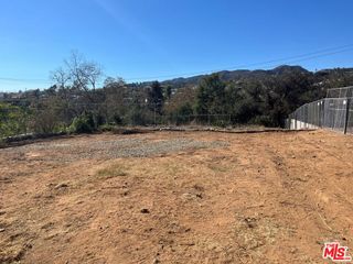 665 Las Lomas Avenue, Pacific Palisades, CA 90272