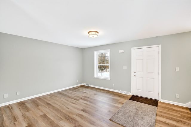 704 Brattleboro Rd, Bernardston, MA 01337