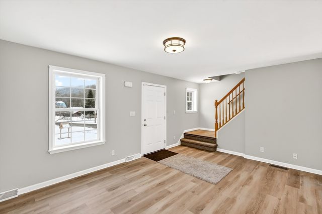 704 Brattleboro Rd, Bernardston, MA 01337