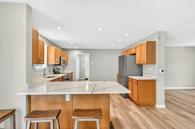 704 Brattleboro Rd, Bernardston, MA 01337