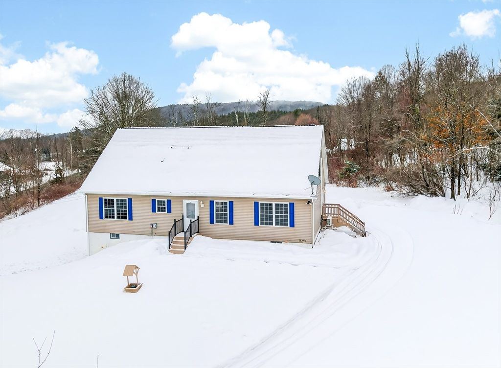 704 Brattleboro Rd, Bernardston, MA 01337