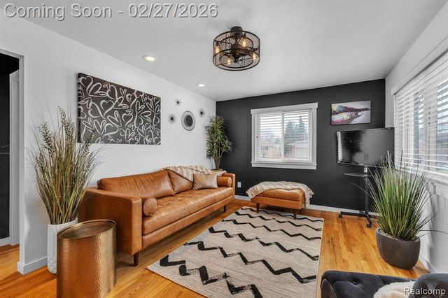 14912 Heyer Street, Livonia, MI 48154