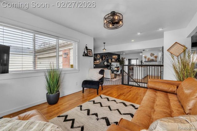 14912 Heyer Street, Livonia, MI 48154