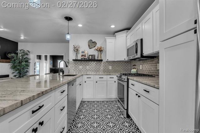 14912 Heyer Street, Livonia, MI 48154