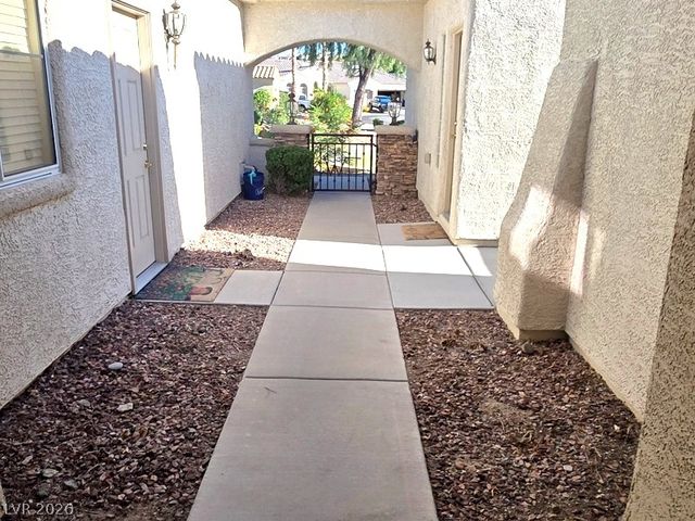 2842 Freedom Hills Drive, Henderson, NV 89052