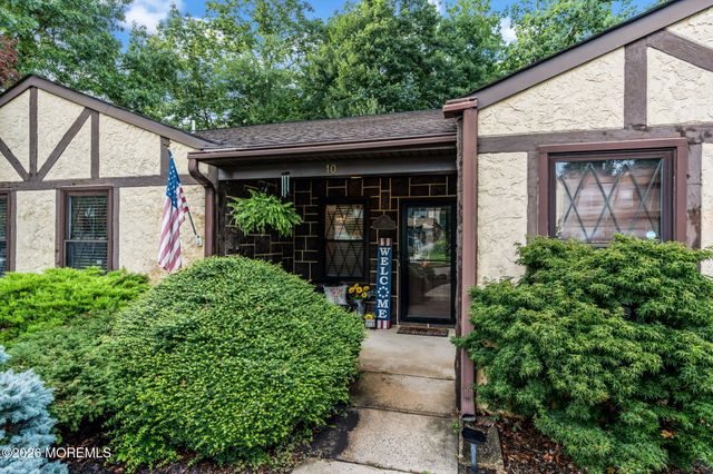 10 Concord Circle, Howell, NJ 07731