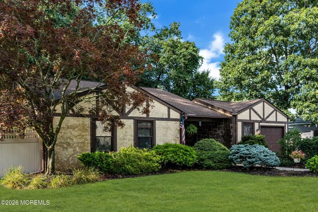 10 Concord Circle, Howell, NJ 07731