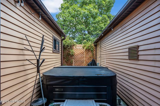 10 Concord Circle, Howell, NJ 07731