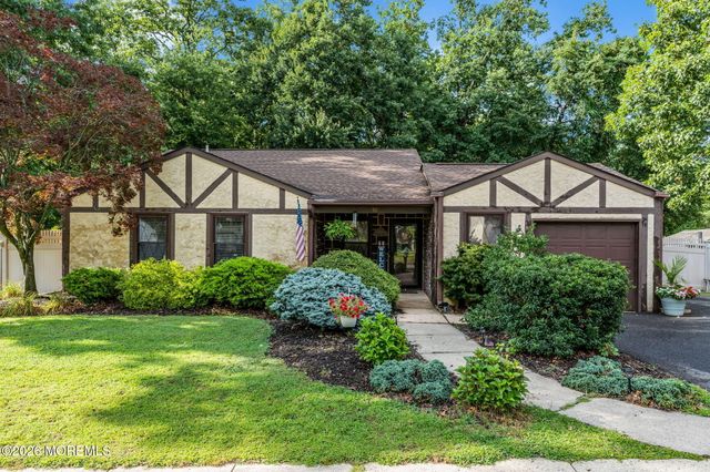 10 Concord Circle, Howell, NJ 07731
